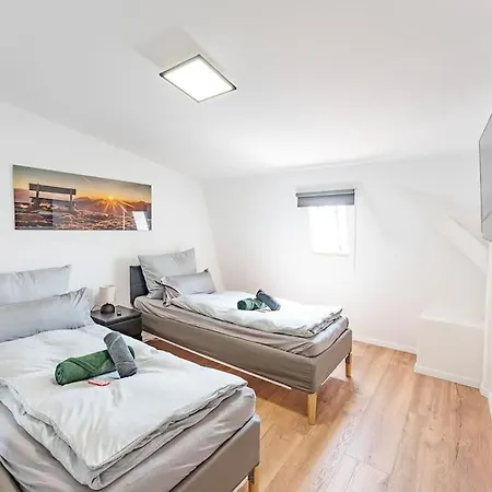 Apartment Penthouse-wohnung Auf 2 Etagen *