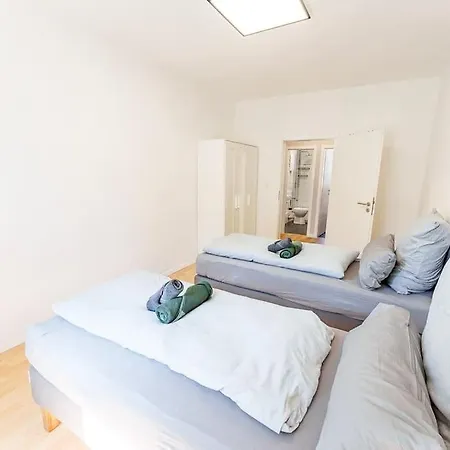 Apartment Penthouse-wohnung Auf 2 Etagen *