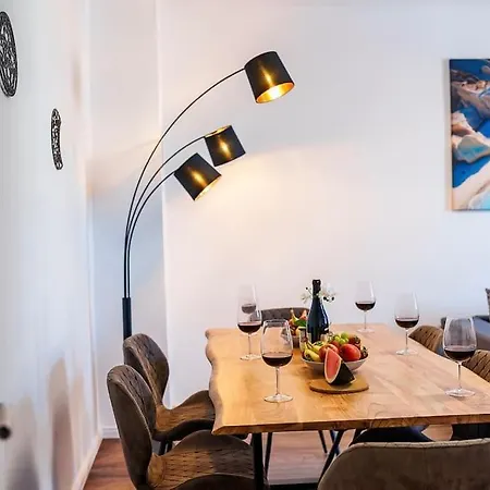 Apartment Penthouse-wohnung Auf 2 Etagen *