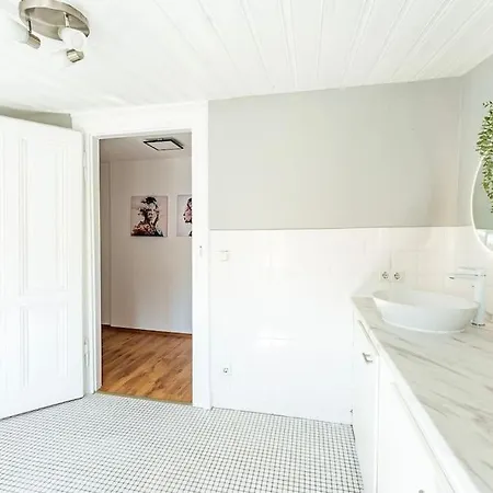 アパート Penthouse-wohnung Auf 2 Etagen ヴッパータール